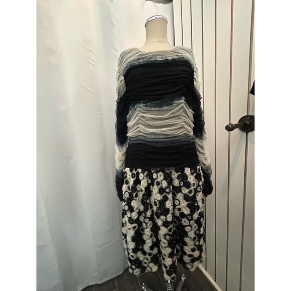 Samuel Dong Black and White Midi Dress - Picture 3 of 8